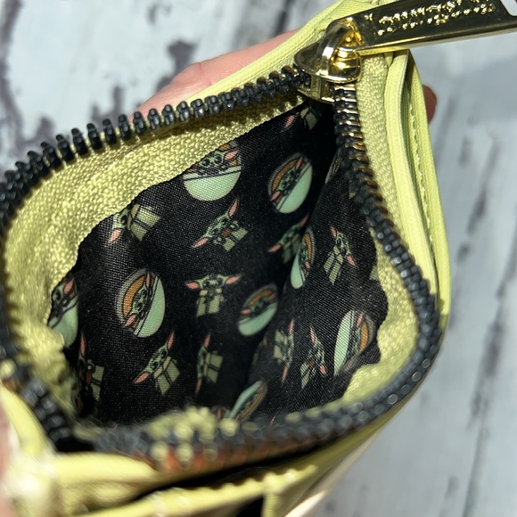 Loungefly Star Wars Mandalorian Snack Time Zip Cardholder BoxLunch Exclusive - Picture 4 of 7